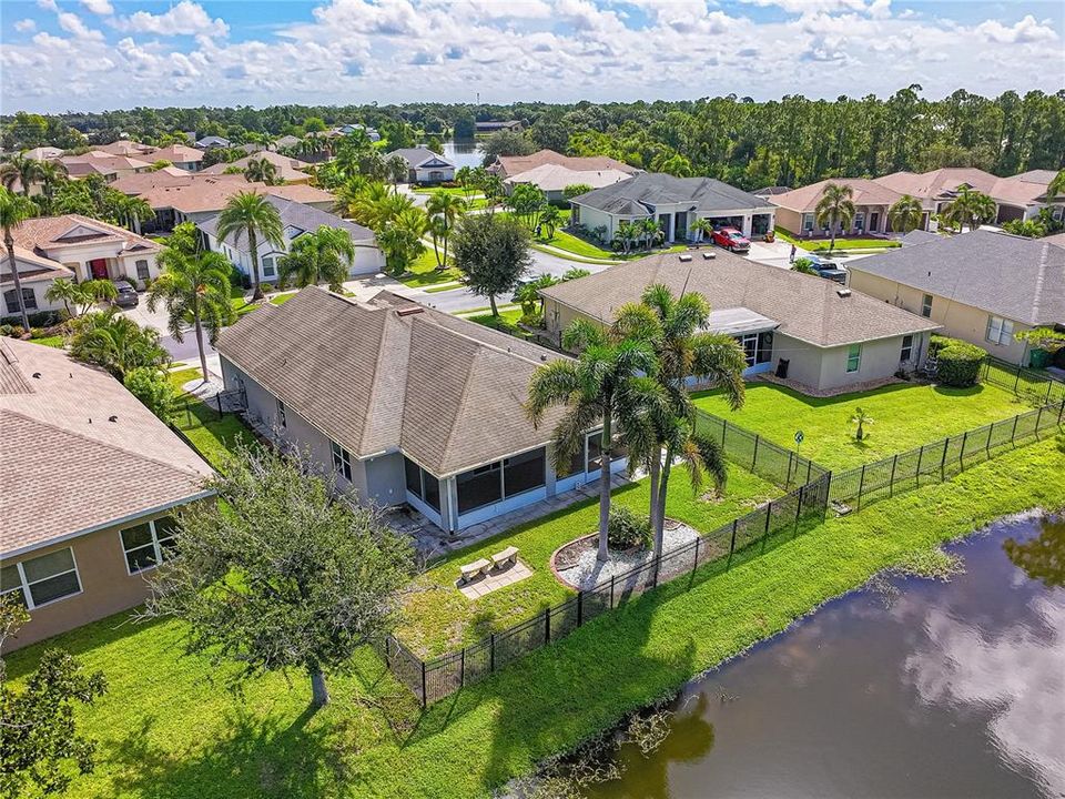 Activo con contrato: $230,000 (3 camas, 2 baños, 1874 Pies cuadrados)