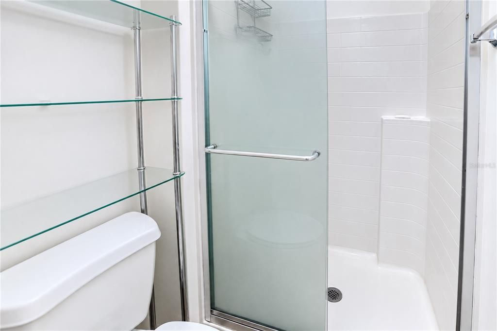 Activo con contrato: $230,000 (3 camas, 2 baños, 1874 Pies cuadrados)