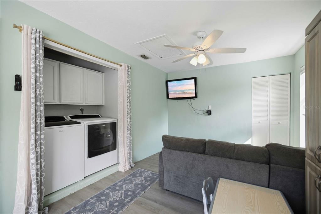 For Sale: $279,999 (3 beds, 2 baths, 1364 Square Feet)