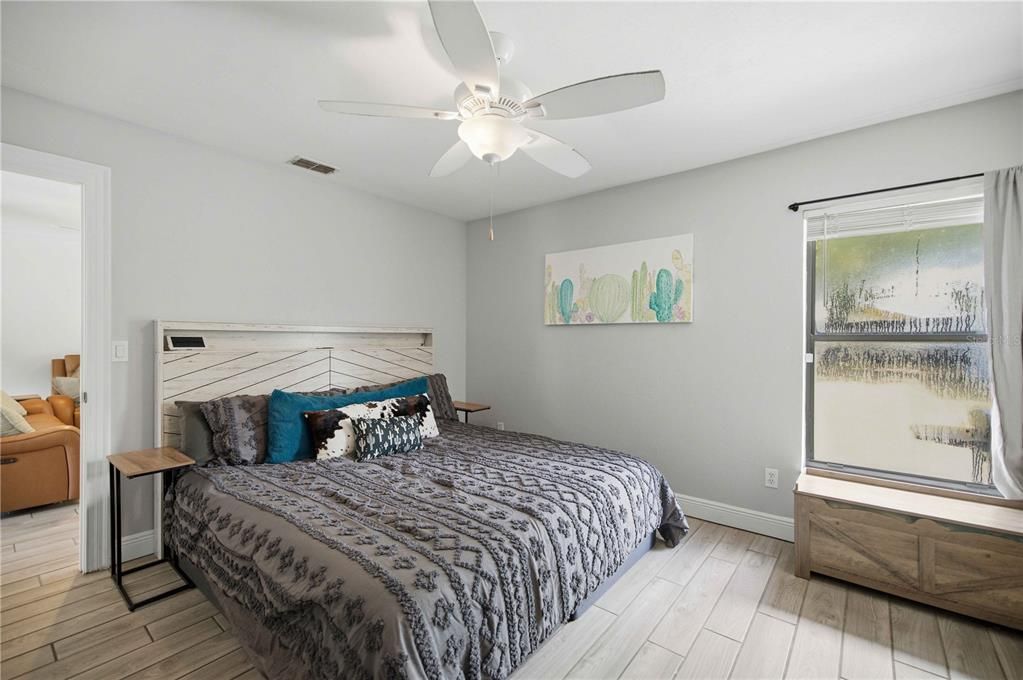 For Sale: $279,999 (3 beds, 2 baths, 1364 Square Feet)