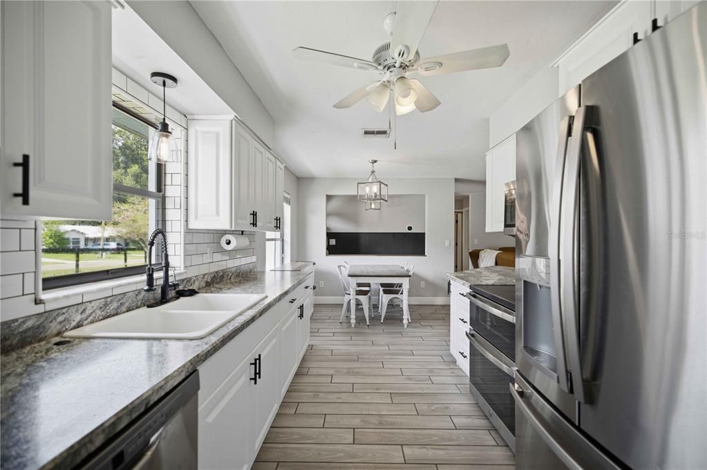 For Sale: $279,999 (3 beds, 2 baths, 1364 Square Feet)