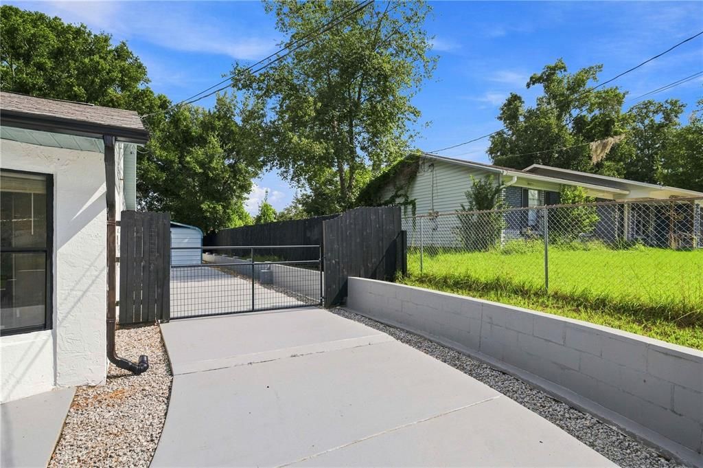For Sale: $279,999 (3 beds, 2 baths, 1364 Square Feet)