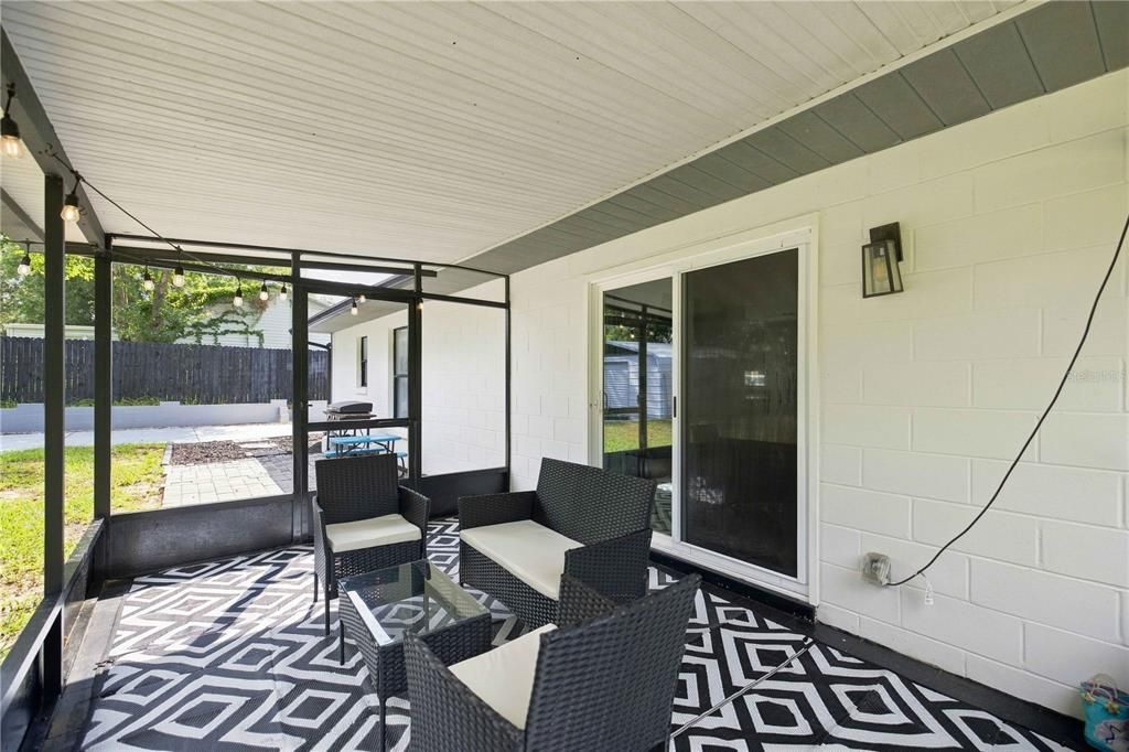 For Sale: $279,999 (3 beds, 2 baths, 1364 Square Feet)