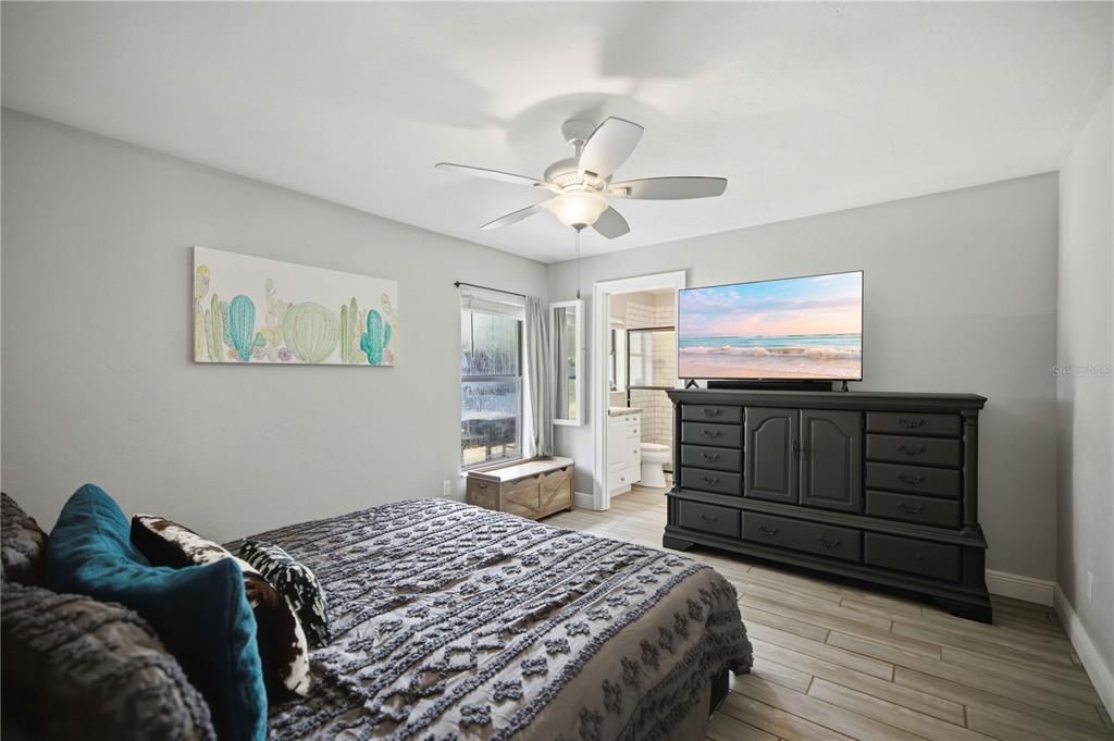 For Sale: $279,999 (3 beds, 2 baths, 1364 Square Feet)
