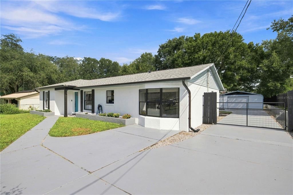 For Sale: $279,999 (3 beds, 2 baths, 1364 Square Feet)