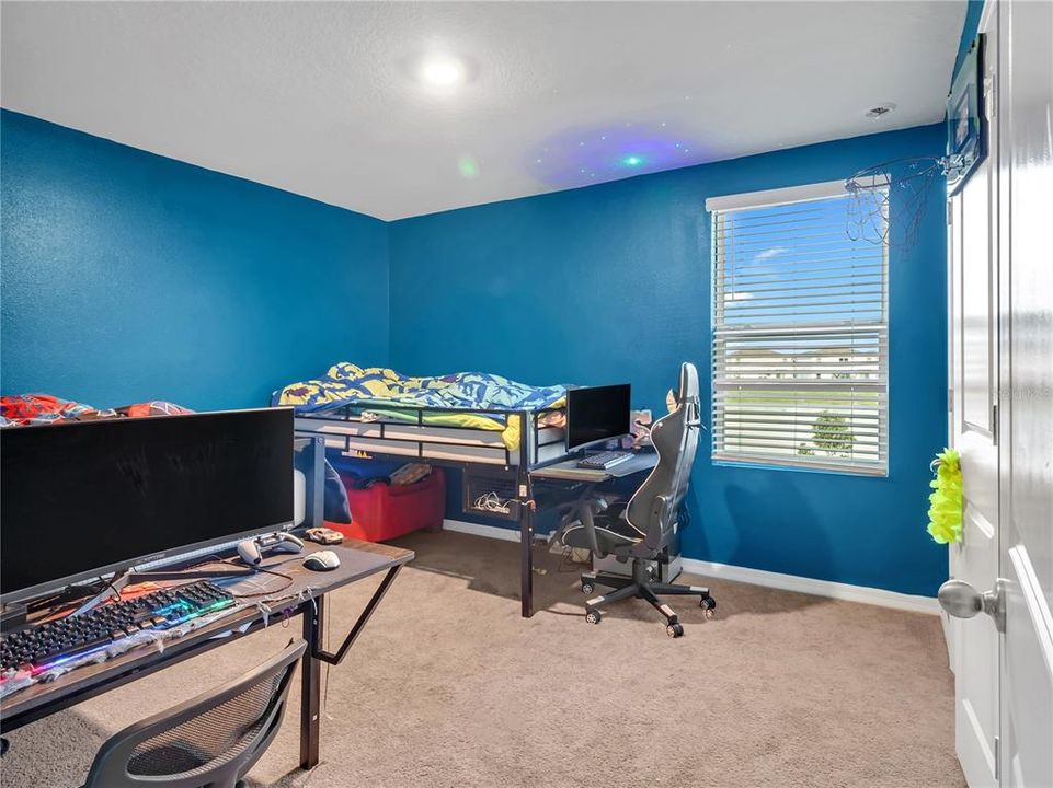 For Rent: $2,550 (4 beds, 3 baths, 2435 Square Feet)