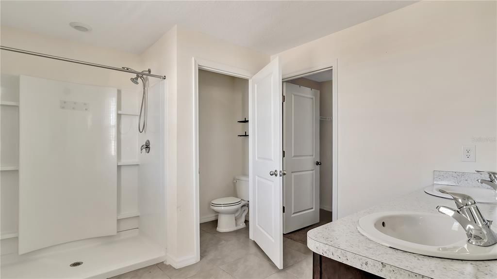 For Rent: $2,550 (4 beds, 3 baths, 2435 Square Feet)