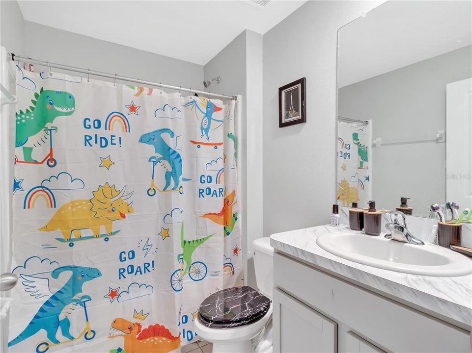 For Rent: $2,550 (4 beds, 3 baths, 2435 Square Feet)