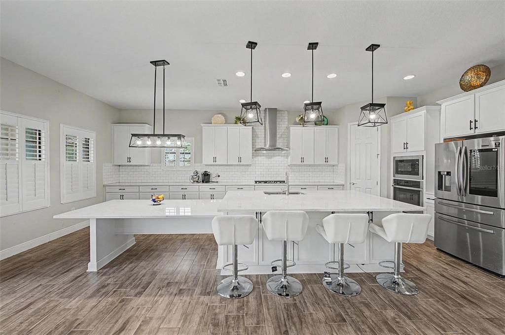 For Sale: $919,000 (5 beds, 3 baths, 4518 Square Feet)