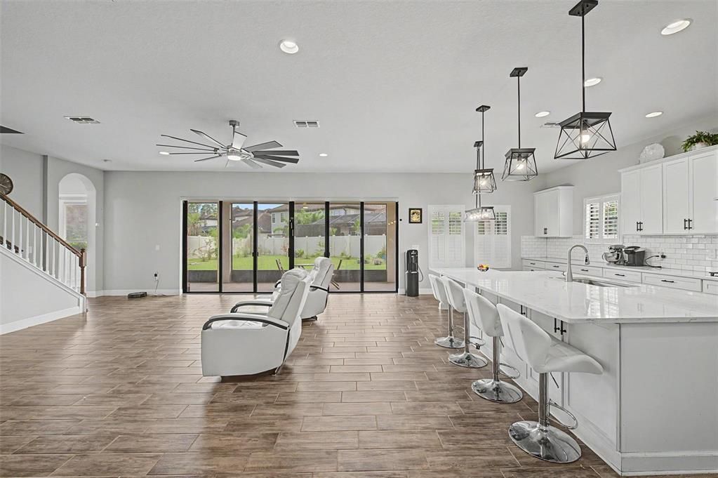 For Sale: $919,000 (5 beds, 3 baths, 4518 Square Feet)