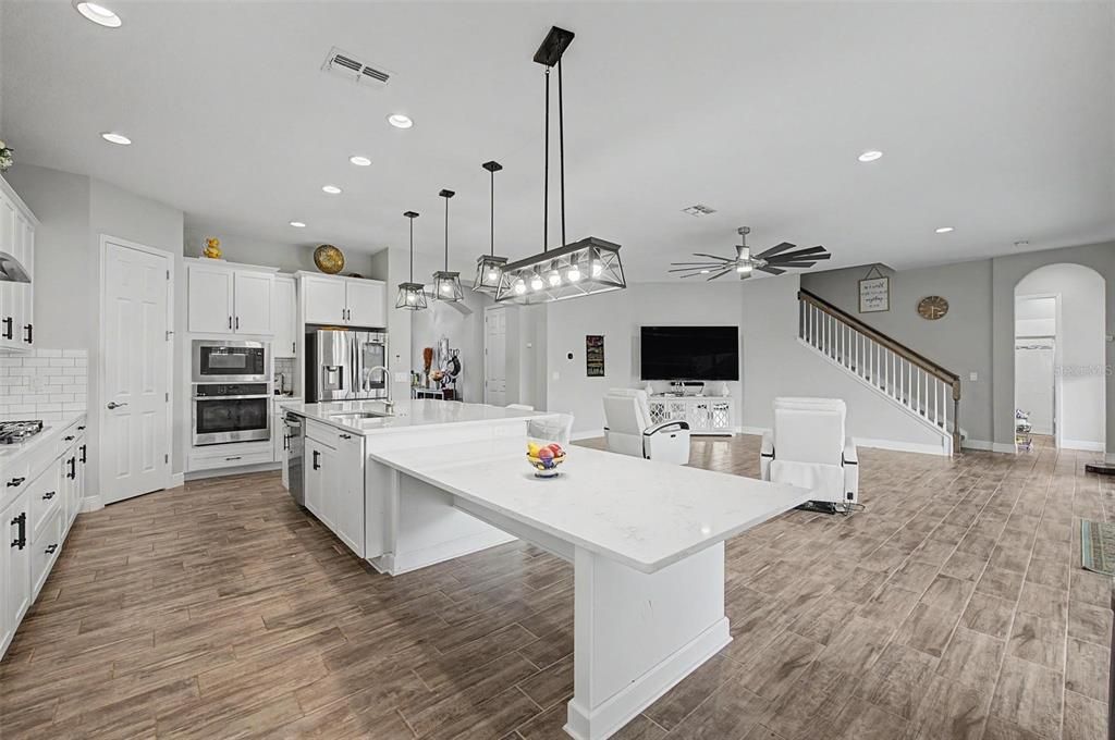 For Sale: $919,000 (5 beds, 3 baths, 4518 Square Feet)