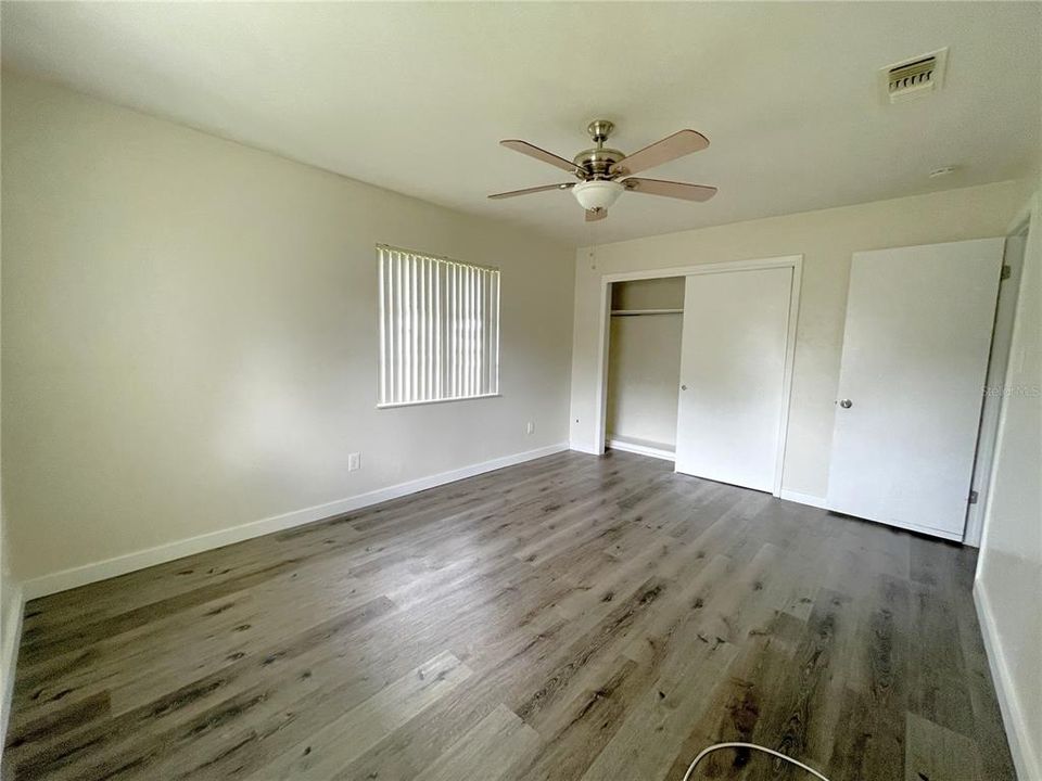 For Sale: $189,900 (2 beds, 1 baths, 926 Square Feet)