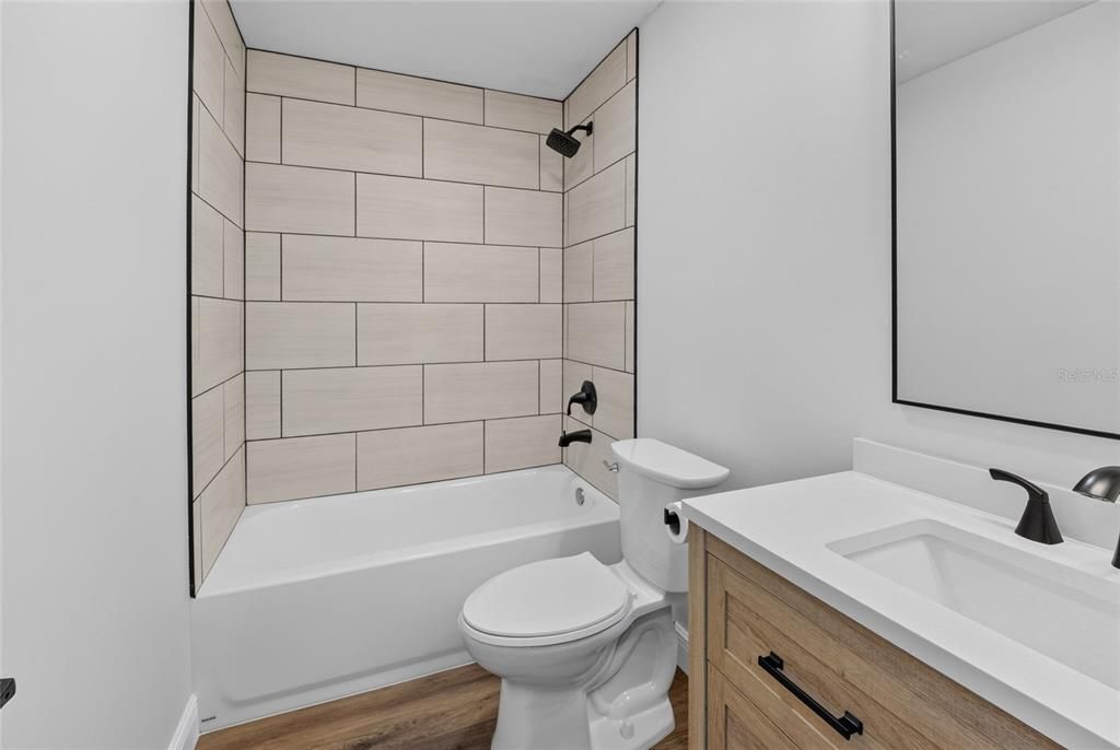 For Sale: $325,000 (3 beds, 2 baths, 1470 Square Feet)