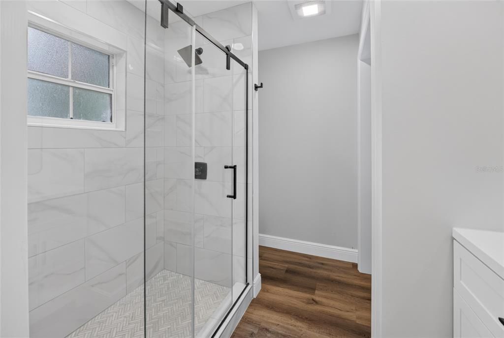 For Sale: $325,000 (3 beds, 2 baths, 1470 Square Feet)