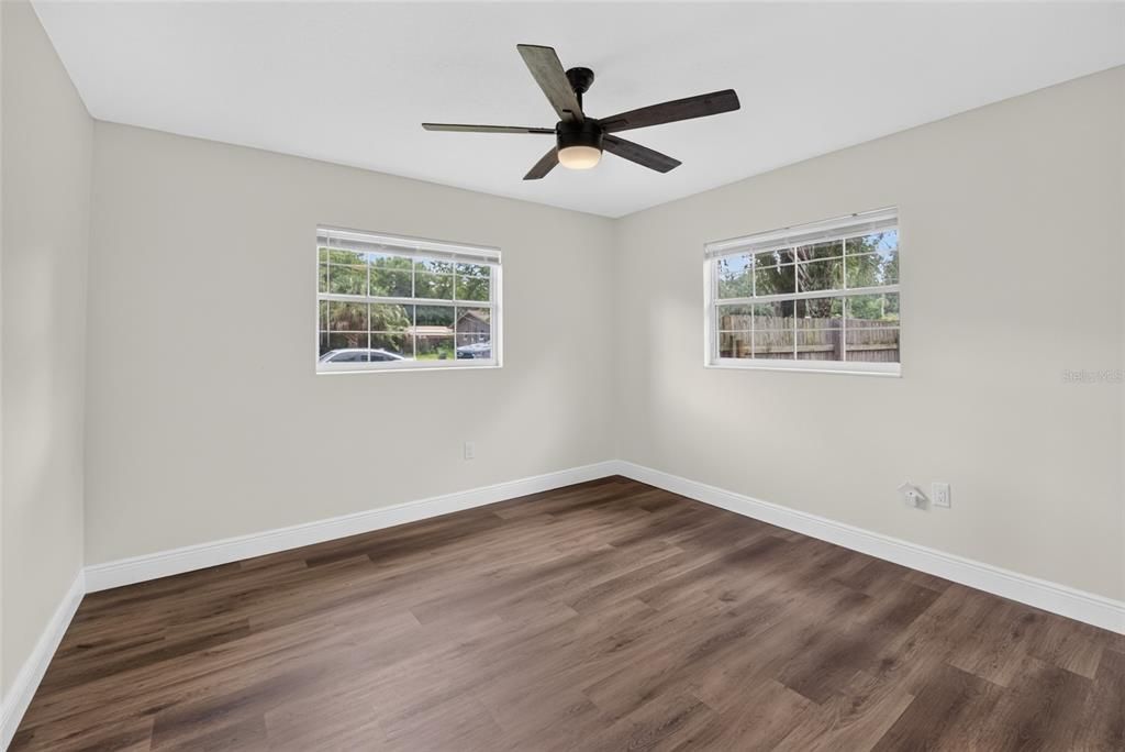 For Sale: $325,000 (3 beds, 2 baths, 1470 Square Feet)