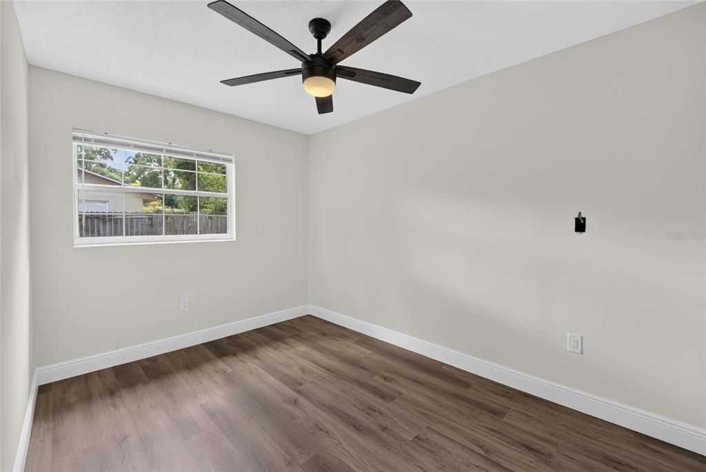 For Sale: $325,000 (3 beds, 2 baths, 1470 Square Feet)