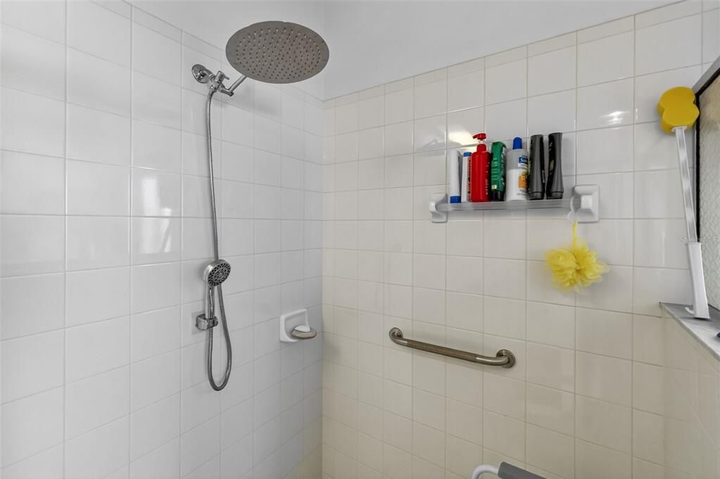 В аренду: $2,400 (2 спален, 2 ванн, 2200 Квадратных фут)
