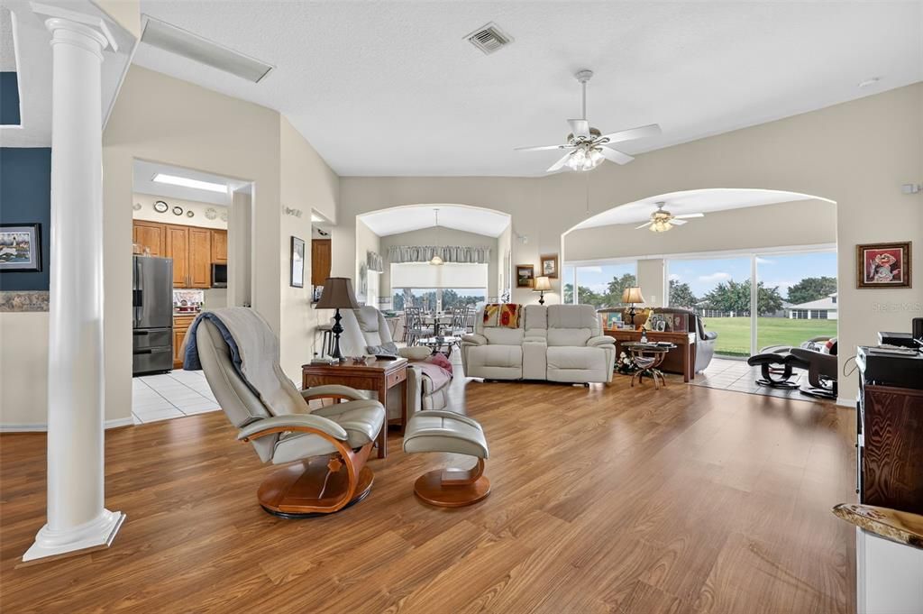 В аренду: $2,400 (2 спален, 2 ванн, 2200 Квадратных фут)