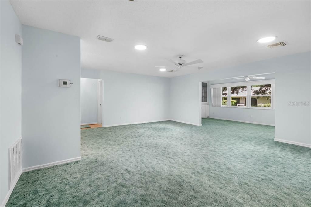 For Sale: $180,000 (2 beds, 2 baths, 1661 Square Feet)