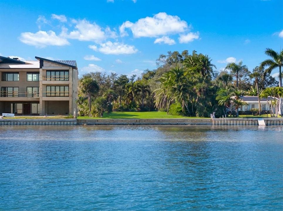 На продажу: $1,500,000 (0.51 acres)