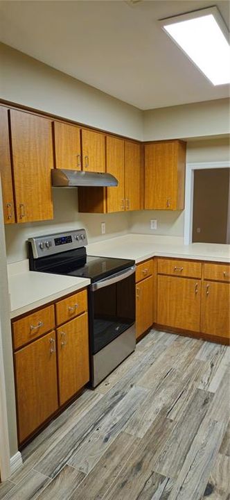 For Sale: $249,000 (2 beds, 2 baths, 1078 Square Feet)