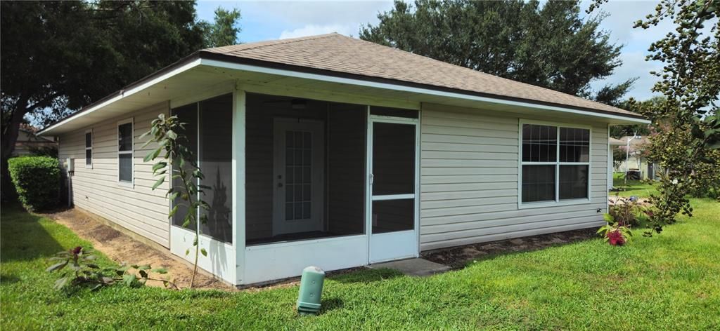 For Sale: $249,000 (2 beds, 2 baths, 1078 Square Feet)