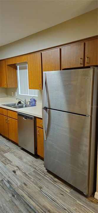 For Sale: $249,000 (2 beds, 2 baths, 1078 Square Feet)