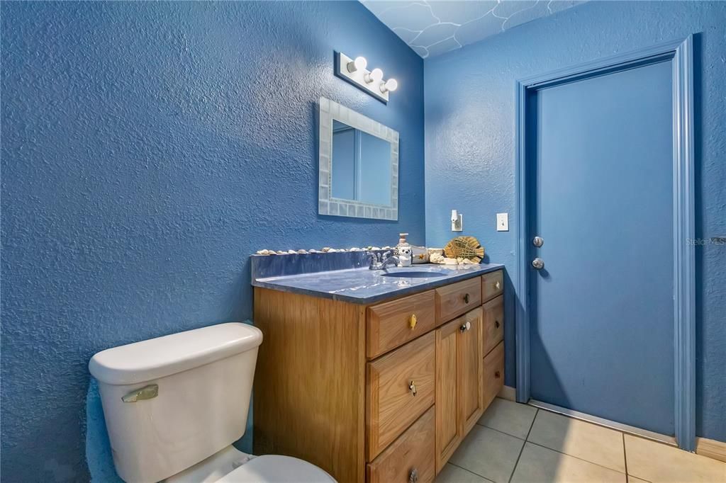 For Sale: $525,000 (6 beds, 3 baths, 2276 Square Feet)