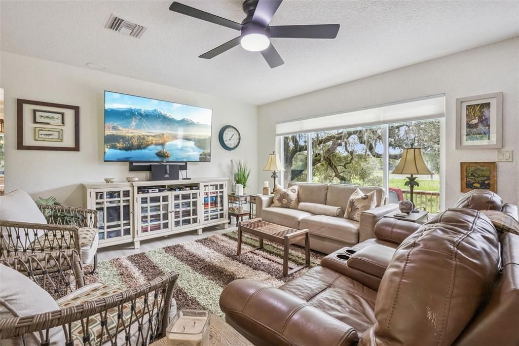 For Sale: $499,900 (2 beds, 2 baths, 1450 Square Feet)