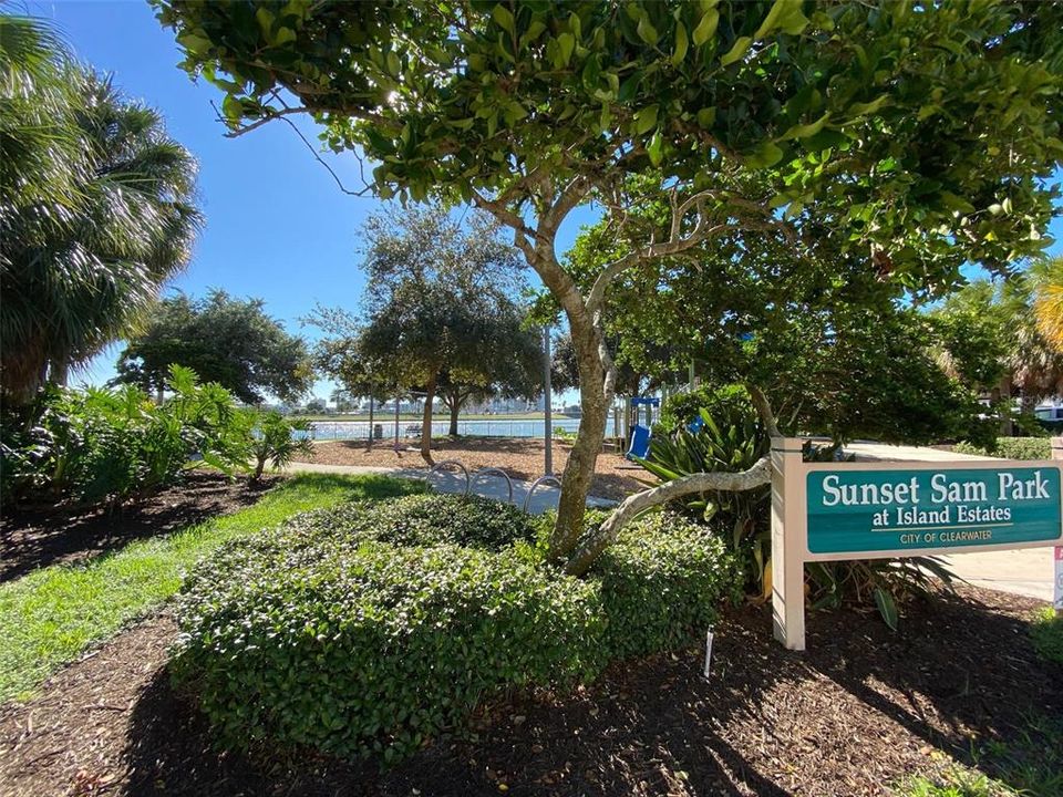 For Rent: $3,200 (2 beds, 2 baths, 1240 Square Feet)