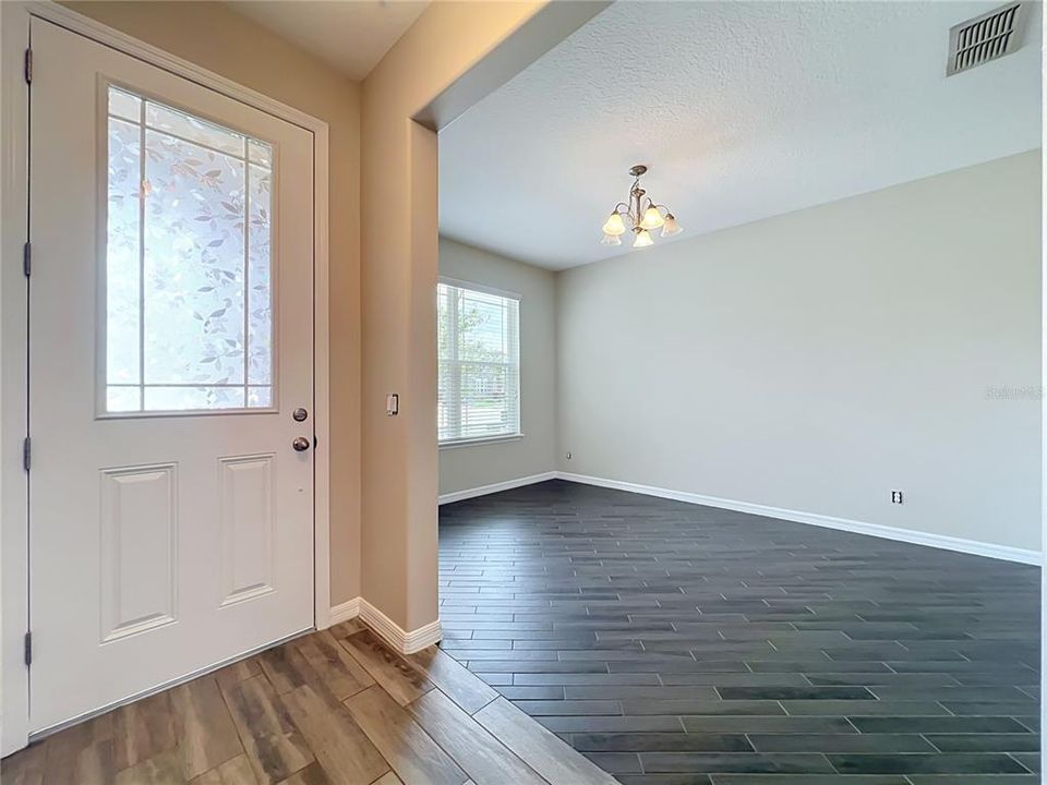 For Rent: $2,850 (3 beds, 2 baths, 1562 Square Feet)