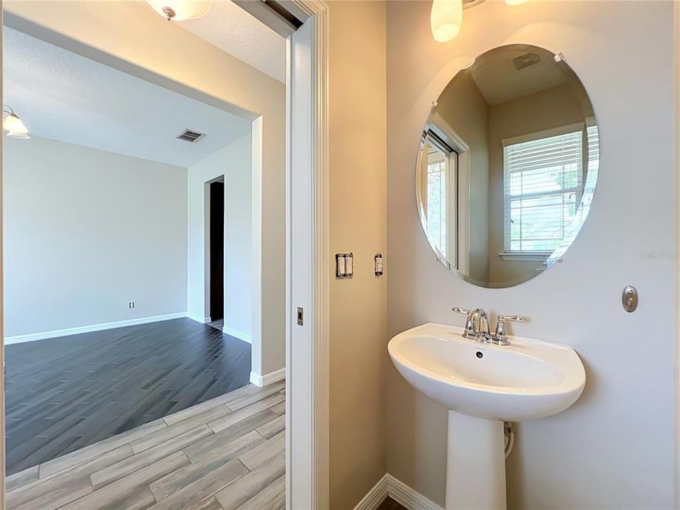 For Rent: $2,850 (3 beds, 2 baths, 1562 Square Feet)