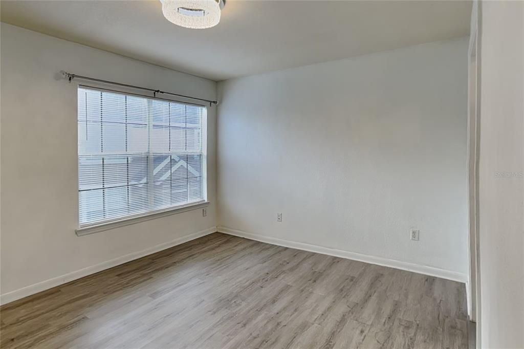 В аренду: $1,899 (3 спален, 2 ванн, 1202 Квадратных фут)