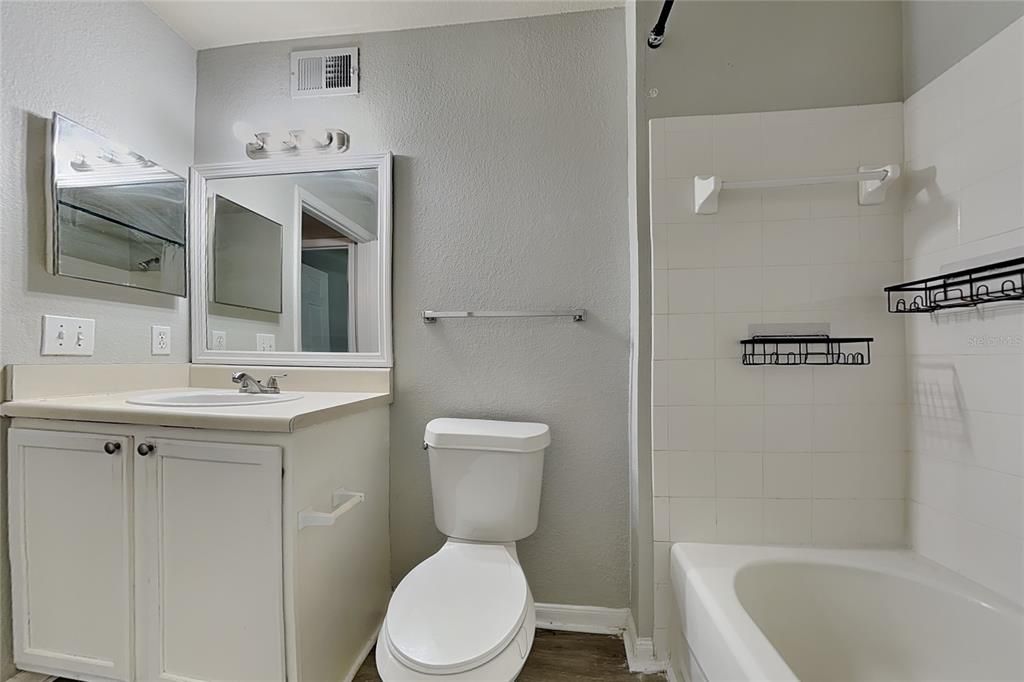 В аренду: $1,899 (3 спален, 2 ванн, 1202 Квадратных фут)