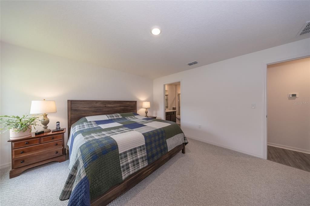 For Sale: $327,500 (3 beds, 2 baths, 1462 Square Feet)