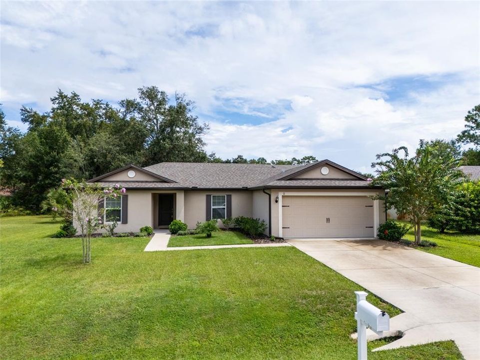 For Sale: $327,500 (3 beds, 2 baths, 1462 Square Feet)