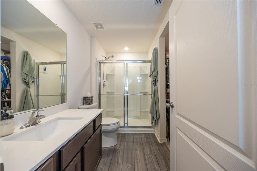 For Sale: $327,500 (3 beds, 2 baths, 1462 Square Feet)