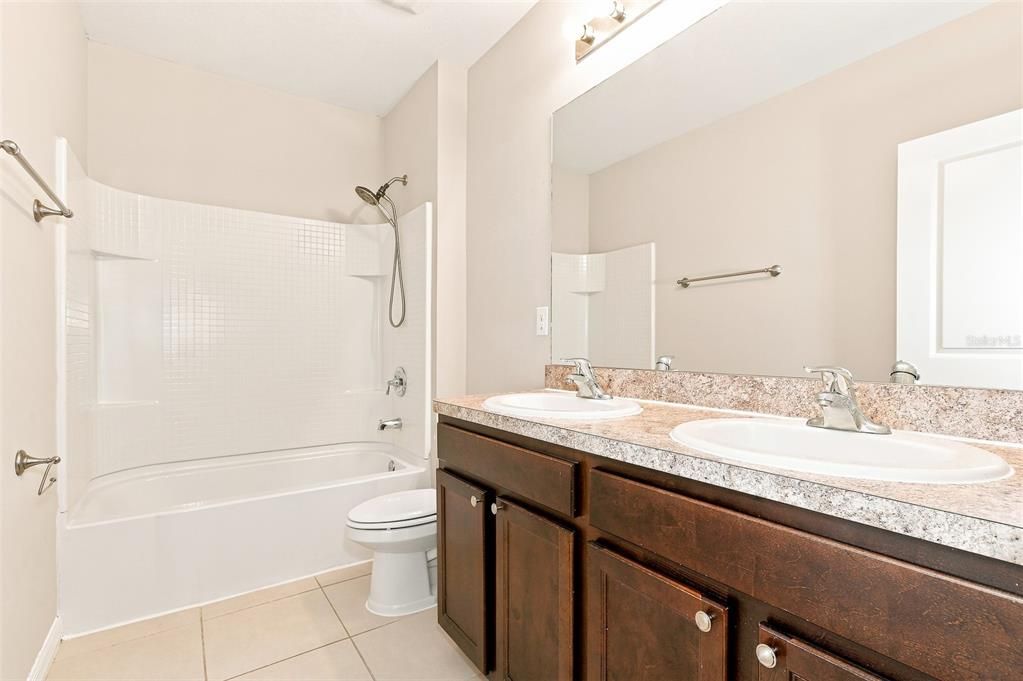 For Sale: $365,000 (4 beds, 2 baths, 2432 Square Feet)