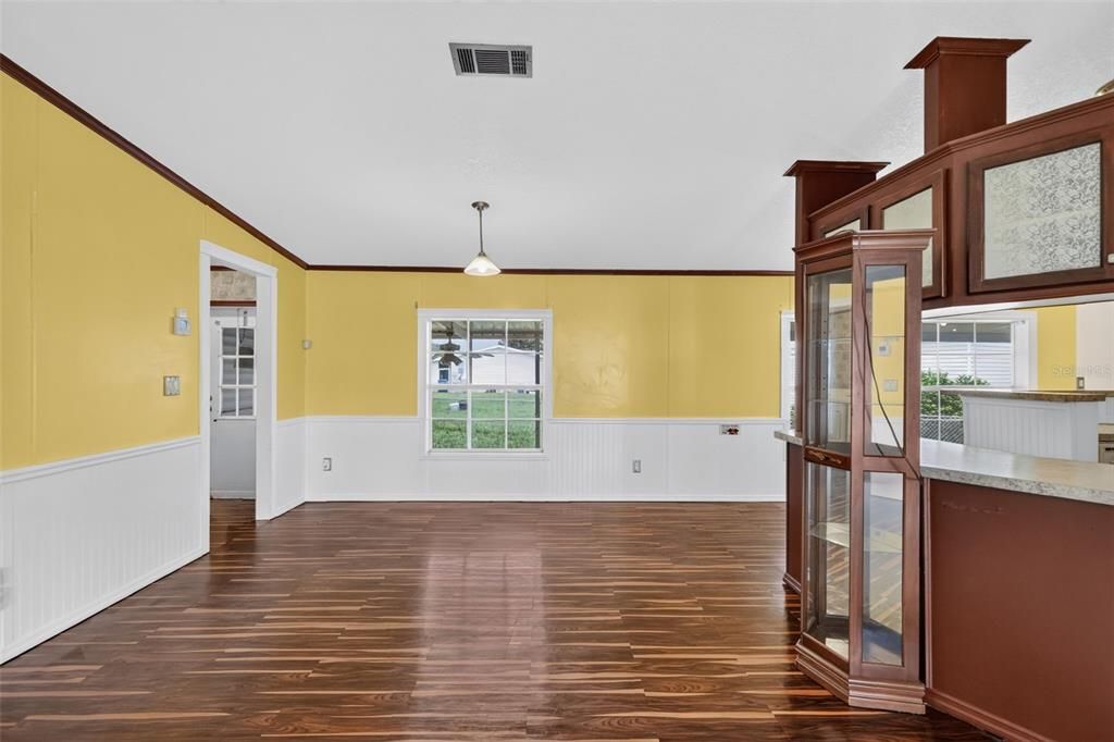For Sale: $234,900 (3 beds, 2 baths, 1620 Square Feet)