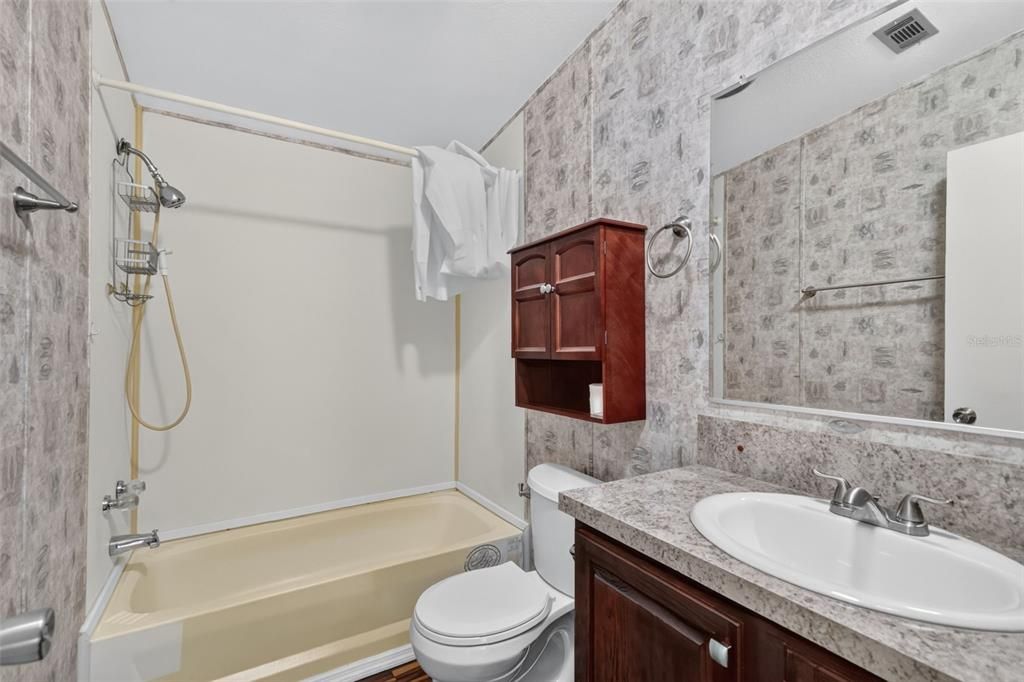 For Sale: $234,900 (3 beds, 2 baths, 1620 Square Feet)