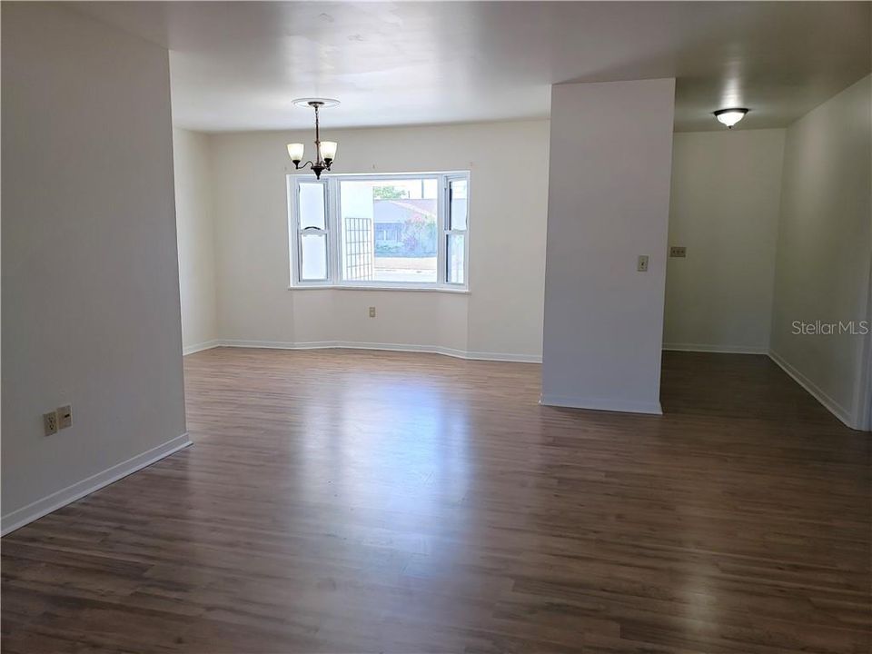 En Renta: $1,900 (3 camas, 2 baños, 1750 Pies cuadrados)