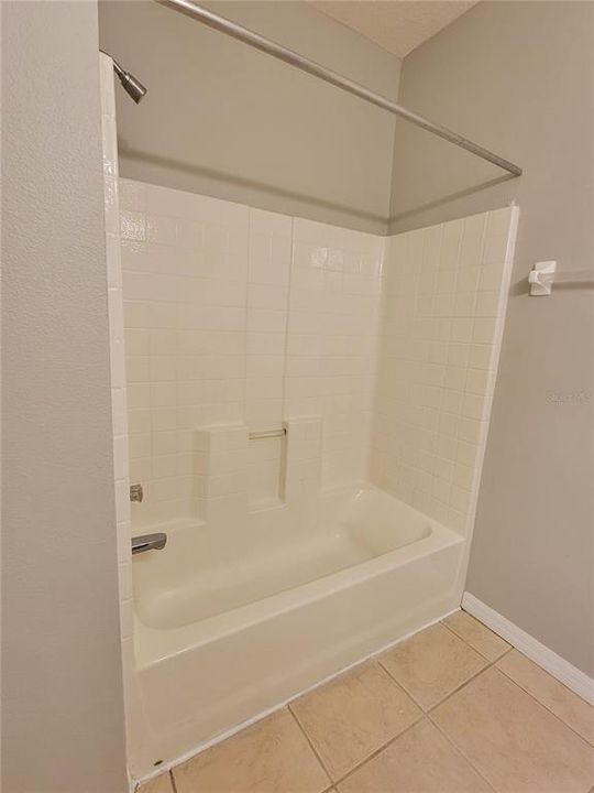 For Rent: $2,200 (3 beds, 2 baths, 1686 Square Feet)