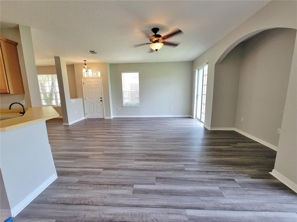 For Rent: $2,200 (3 beds, 2 baths, 1686 Square Feet)