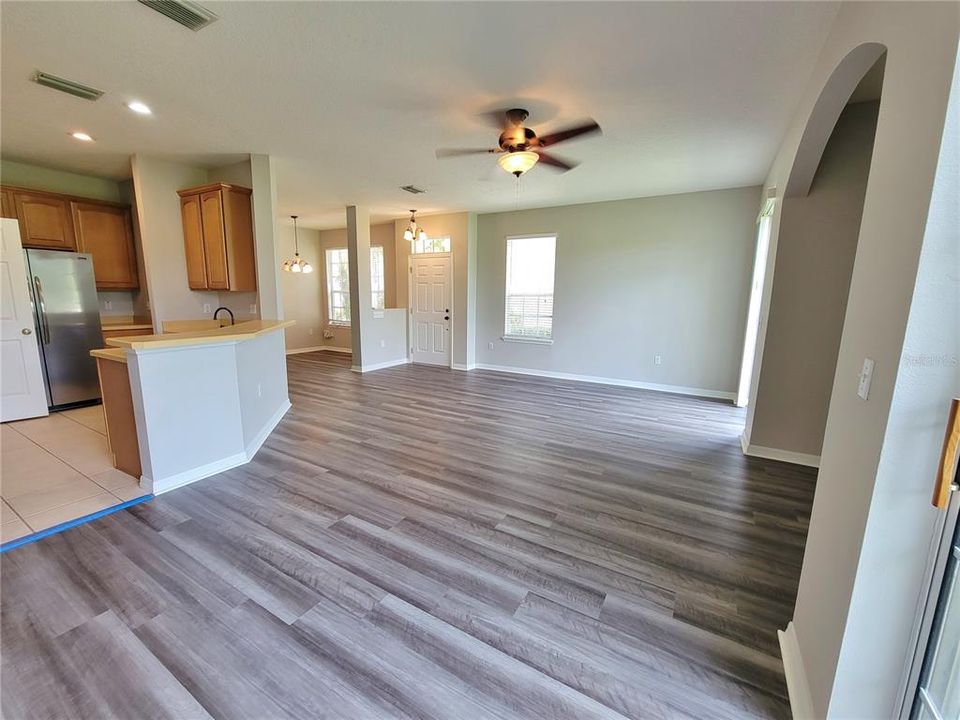 For Rent: $2,200 (3 beds, 2 baths, 1686 Square Feet)