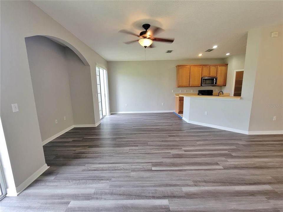 For Rent: $2,200 (3 beds, 2 baths, 1686 Square Feet)