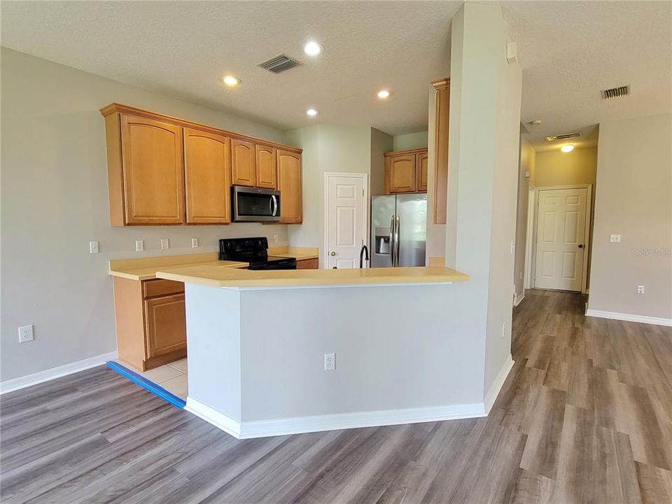 For Rent: $2,200 (3 beds, 2 baths, 1686 Square Feet)