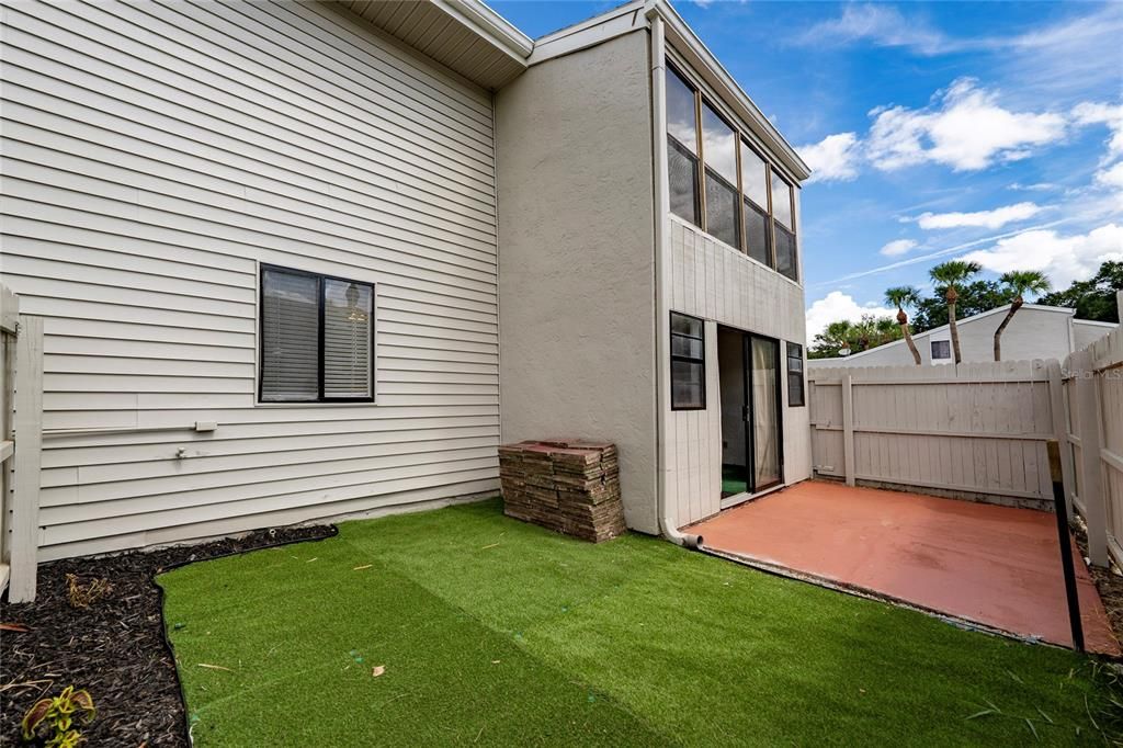 For Rent: $2,400 (3 beds, 2 baths, 1231 Square Feet)