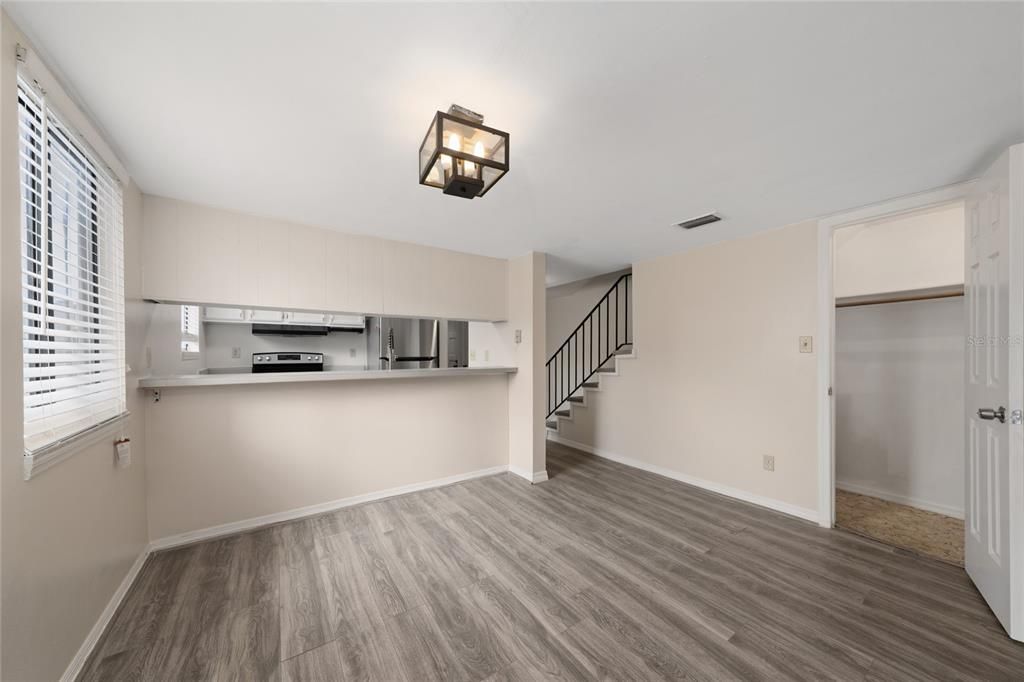 For Rent: $2,400 (3 beds, 2 baths, 1231 Square Feet)