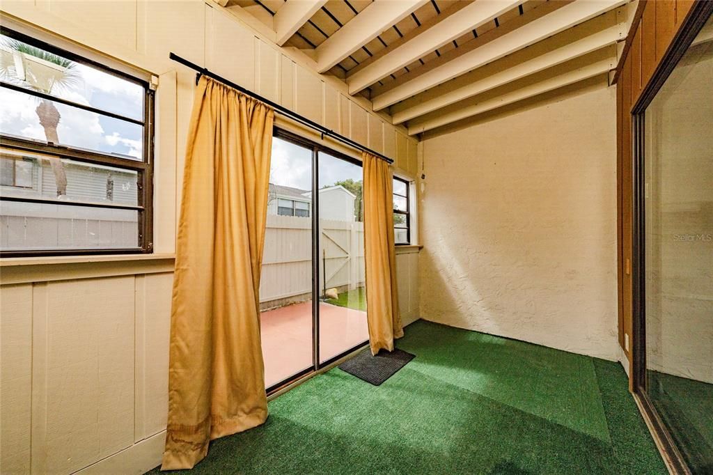 For Rent: $2,400 (3 beds, 2 baths, 1231 Square Feet)