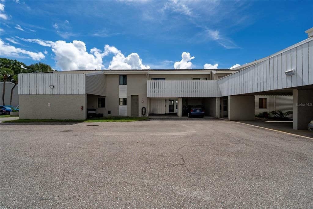 For Rent: $2,400 (3 beds, 2 baths, 1231 Square Feet)
